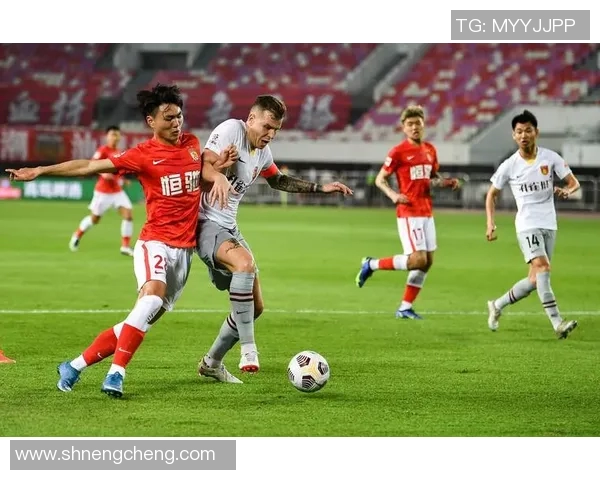 广州足球队阵地战分析:优劣势与未来发展方向探讨 广州足球队阵地战分析:优劣势与未来发展方向探讨